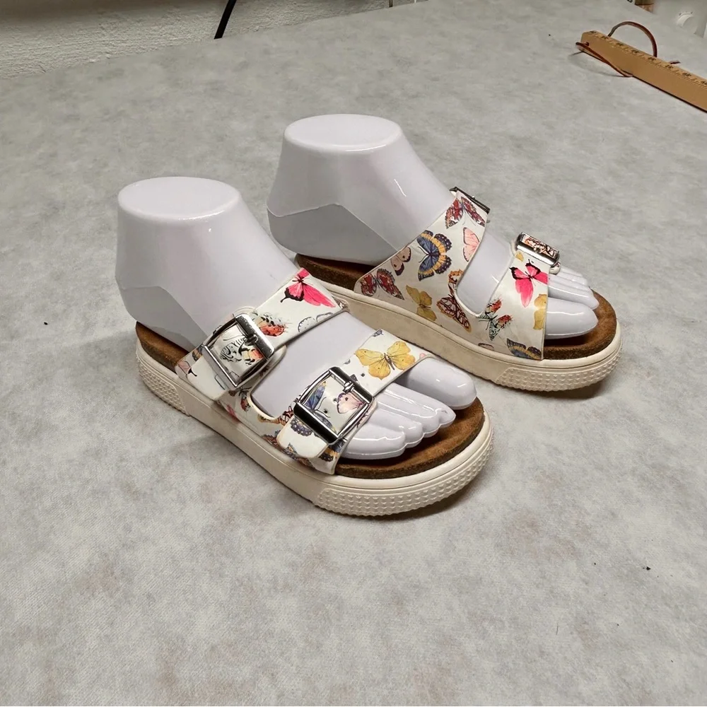 Wonder Nation White and Pink Sandals with Floral‎ Design